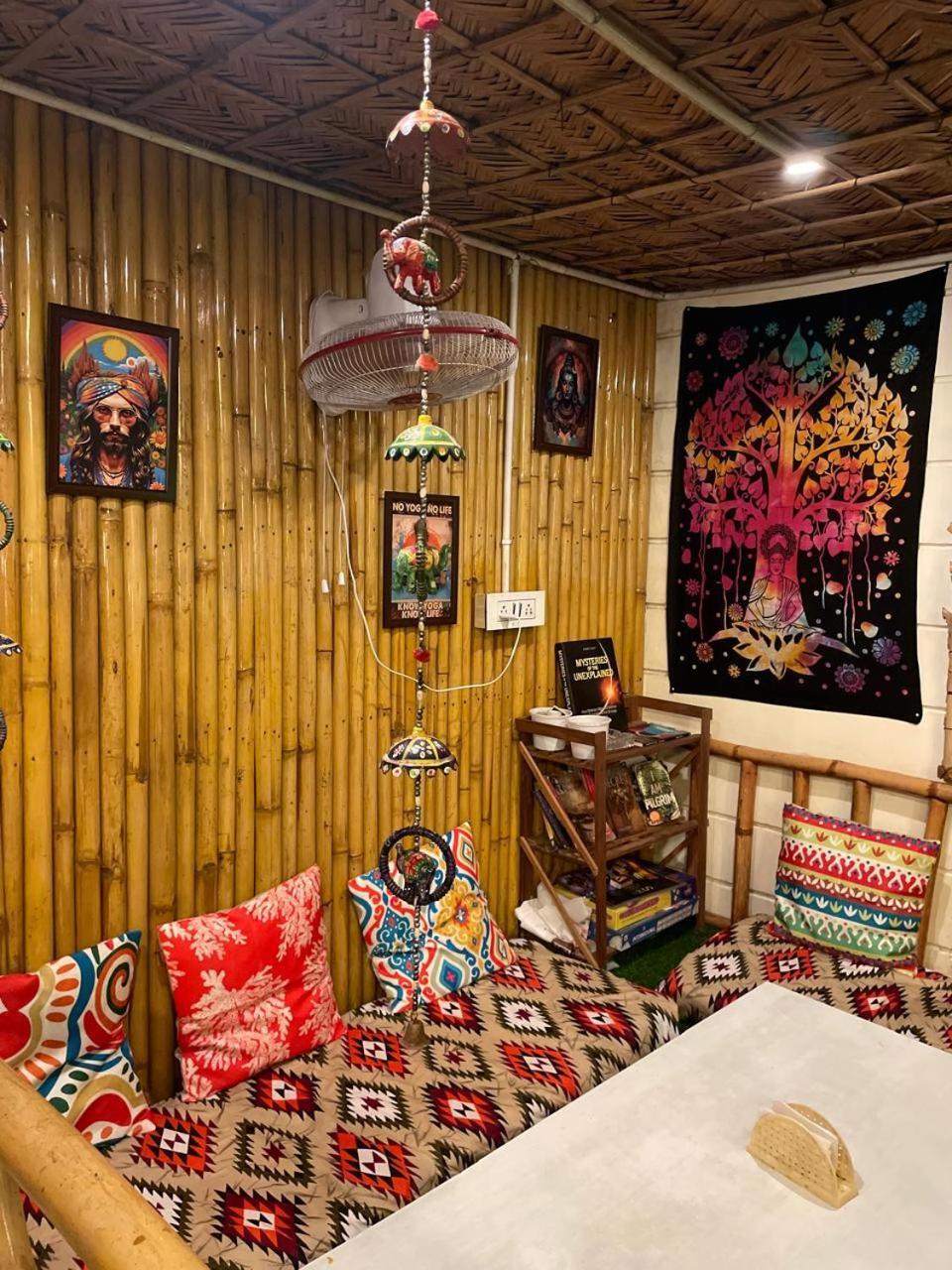 Baba'S Rishikesh Hostel Buitenkant foto